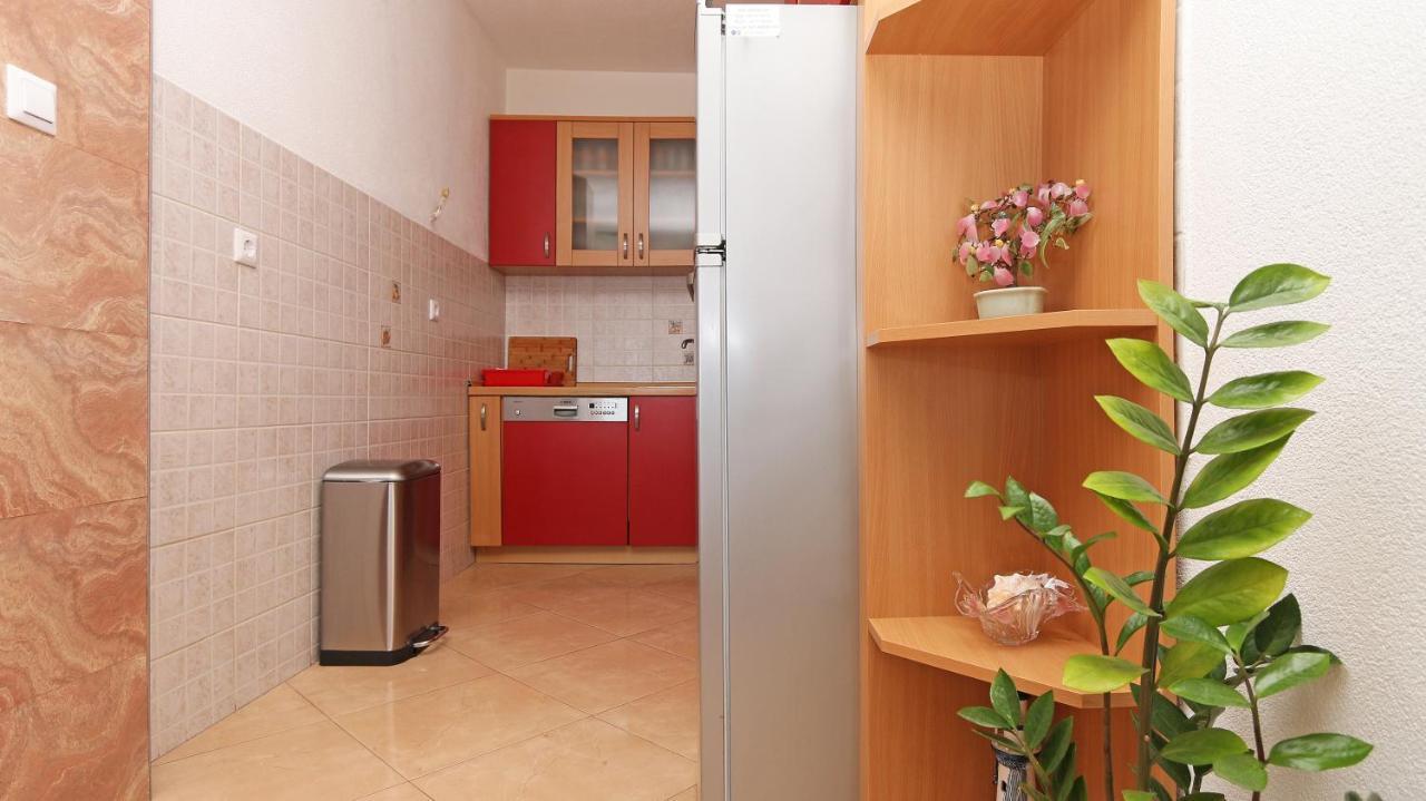 Apartments Emilija Makarska Exterior photo
