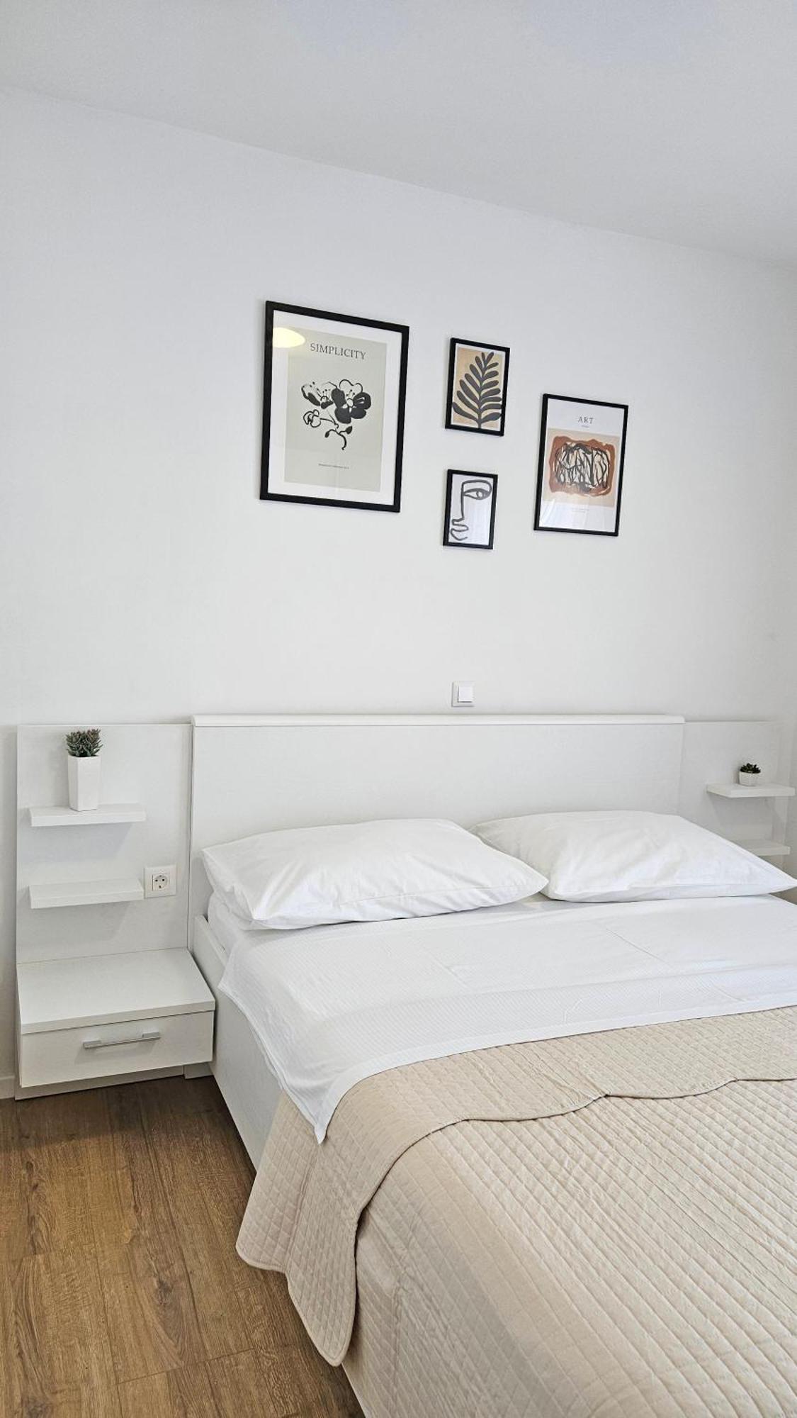 Apartments Emilija Makarska Exterior photo